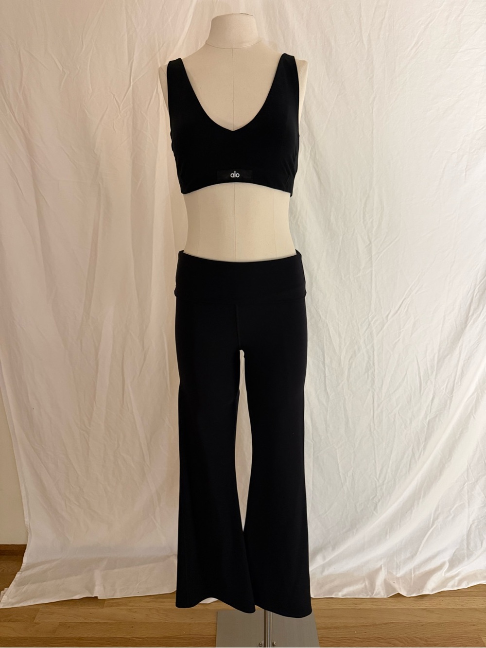 Alo Yoga- Alosoft Sincere Bra (M) & Softsculpt Foldover Flare Leggings (XS)